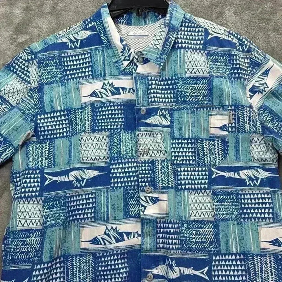 Columbia Shirt Men's Medium Button Up Camp Tribal Fish Print PFG Fishing Outdoor - Picture 4 of 10